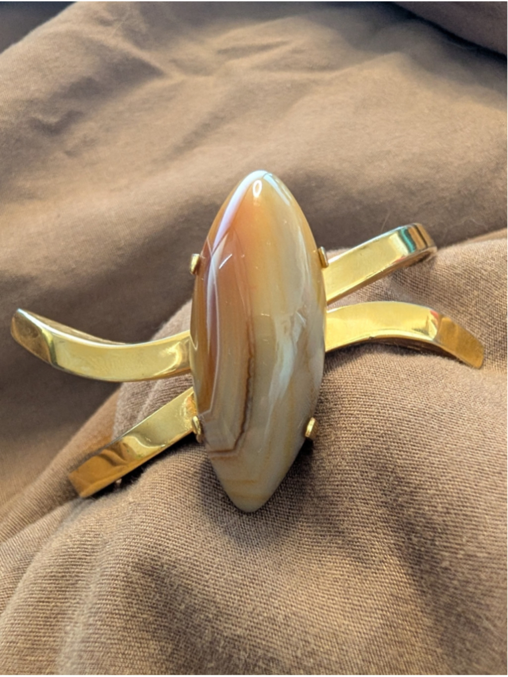 Vintage Natural Banded Agate Bracelet Gold Tone Modernist Hinged Clamper Cuff